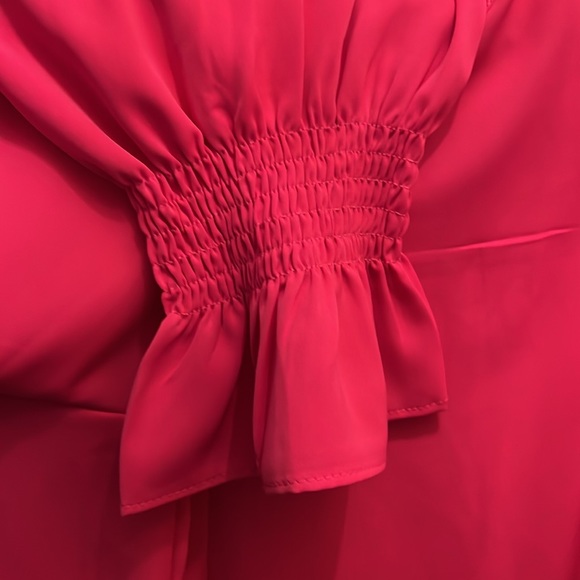 Hot pink blouse with front pleat and ruffle sleeve - Picture 2 of 3